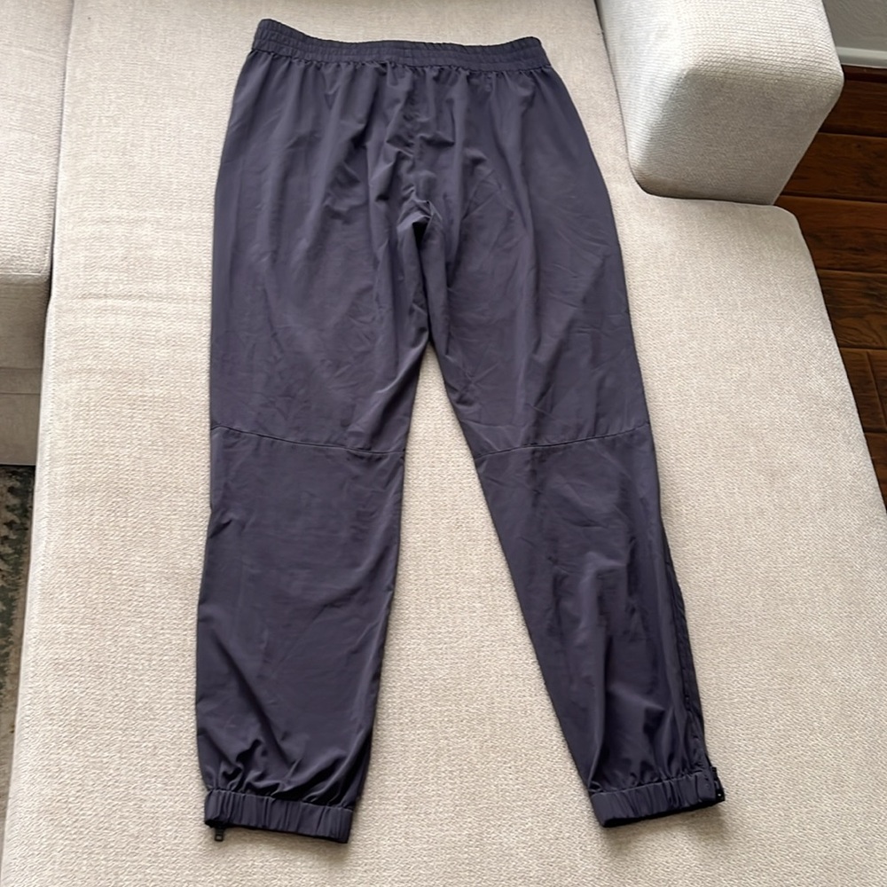 Aritzia TNA Riley jogger pants Size M - Picture 9 of 12